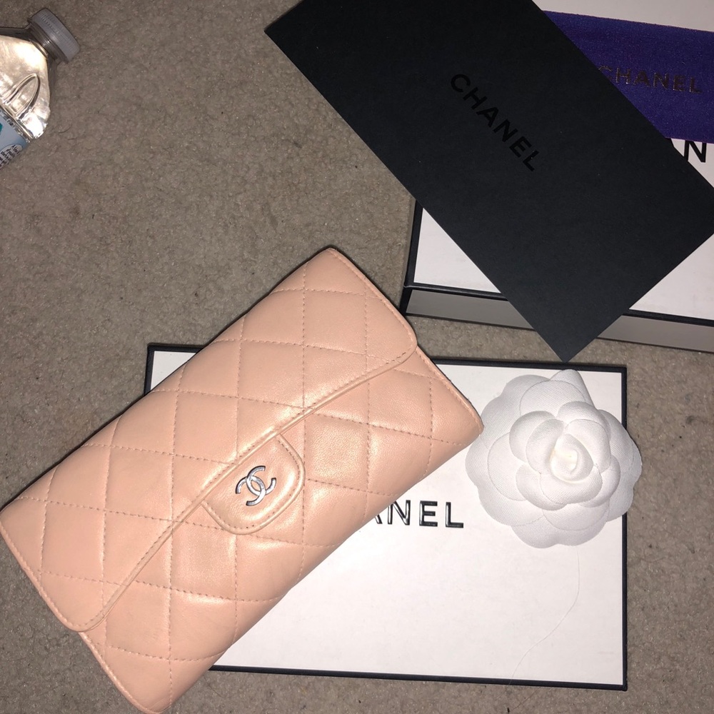 Chanel wallet on a chain